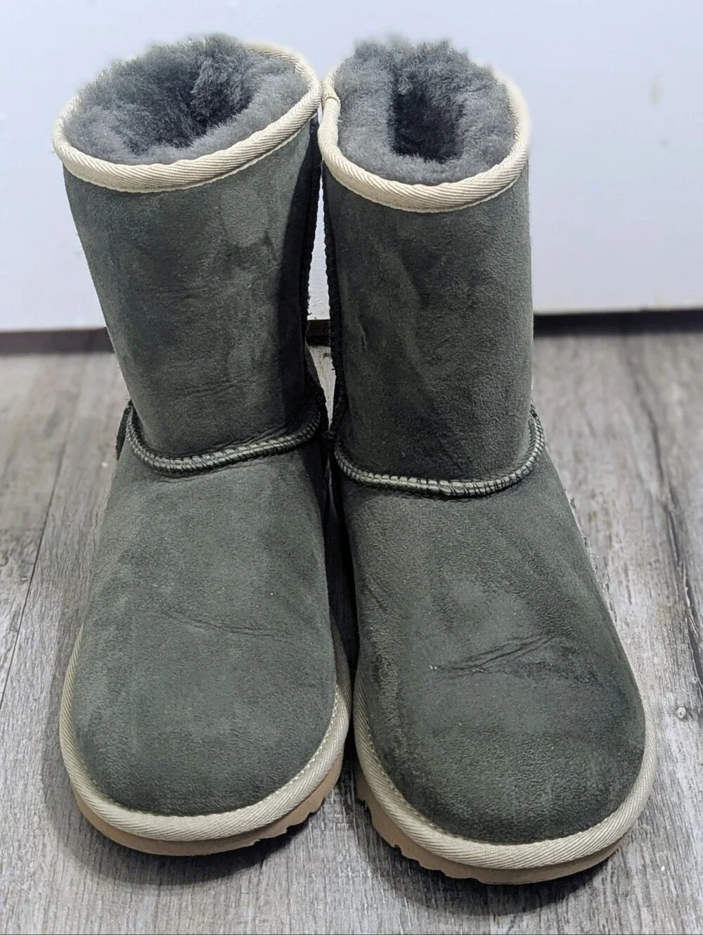 UGG  Cozy Shearling-Lined Short Boot - Olive/Tan